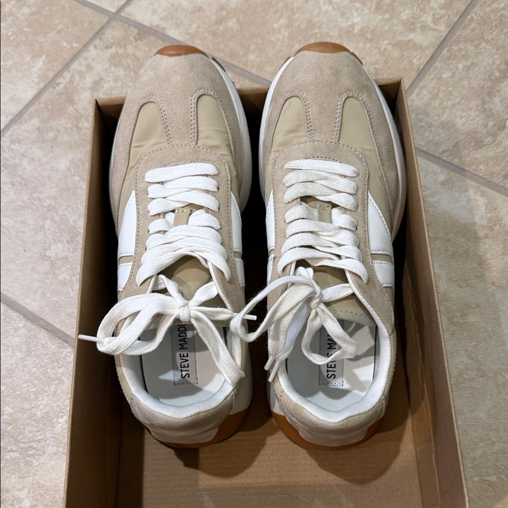Steve Madden Tan and White Casual Sneakers
